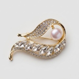 Gilded Sheaf Blush Pearl Brooch - 8.8mm thumbnail 1